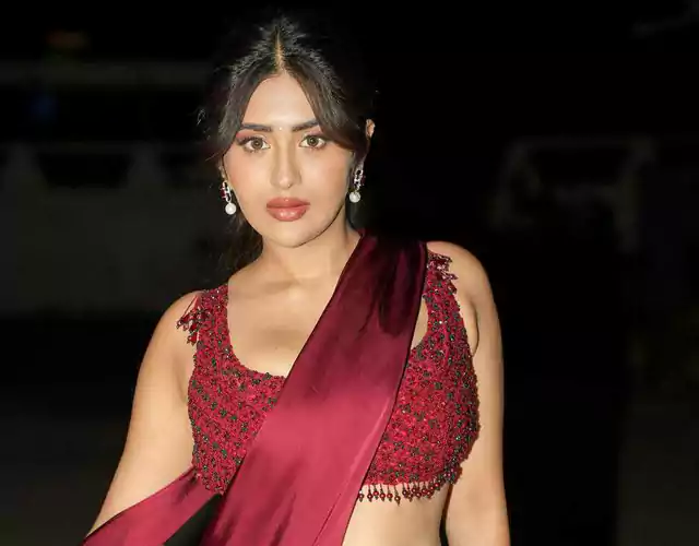 Ashi Singh Red Saree Pics